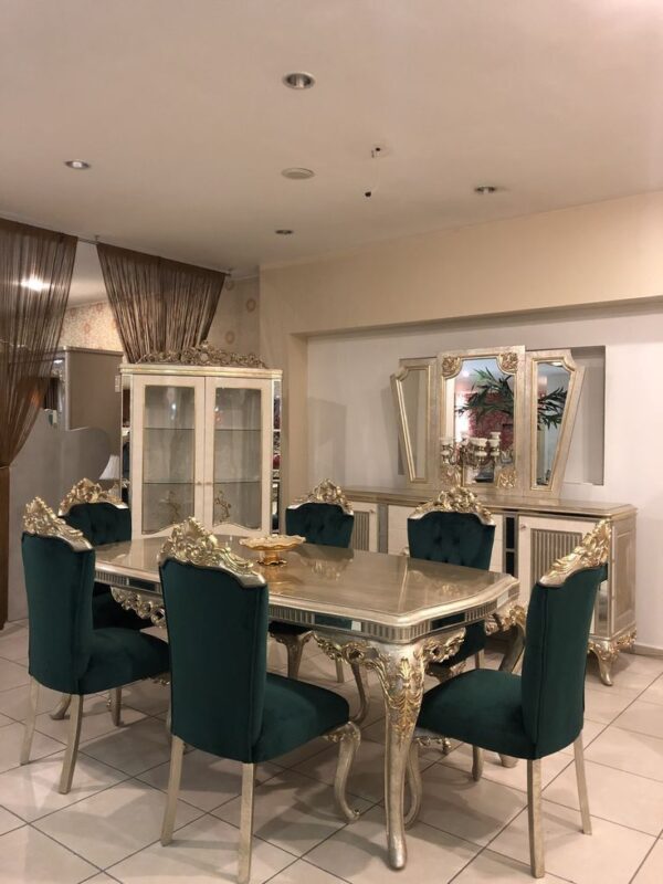 Royal Feast Dining Table